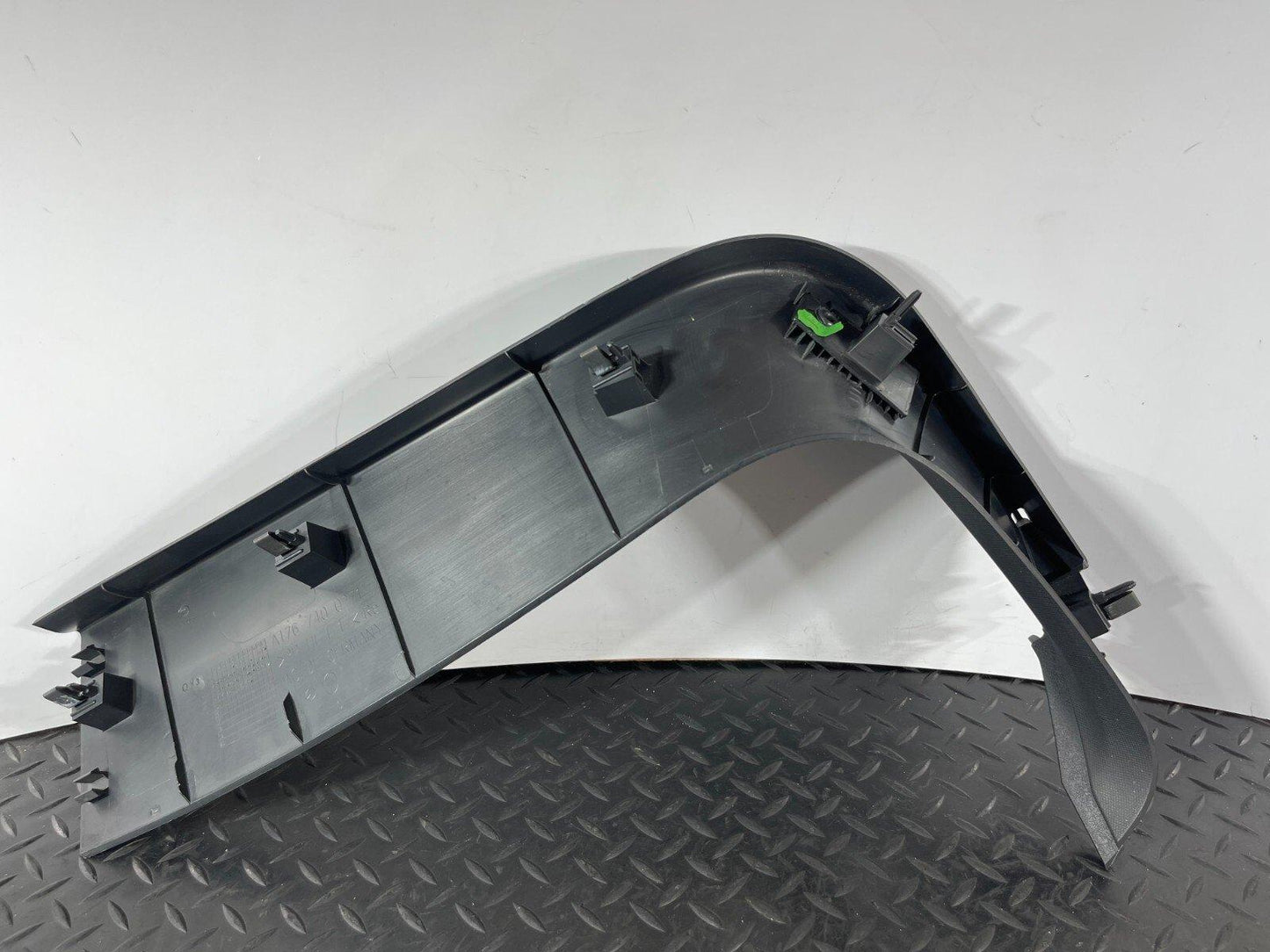 12-18 MERCEDES A-CLASS W176 GENUINE REAR RIGHT O/S BOOTLID TRIM A1767400271