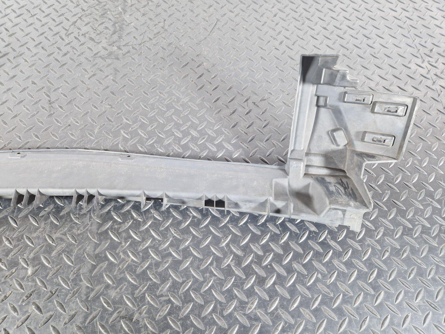 13-19 MERCEDES BENZ CLA C117 FRONT  BUMPER MOUNTING BRACKET A1178850223 DAMAGED