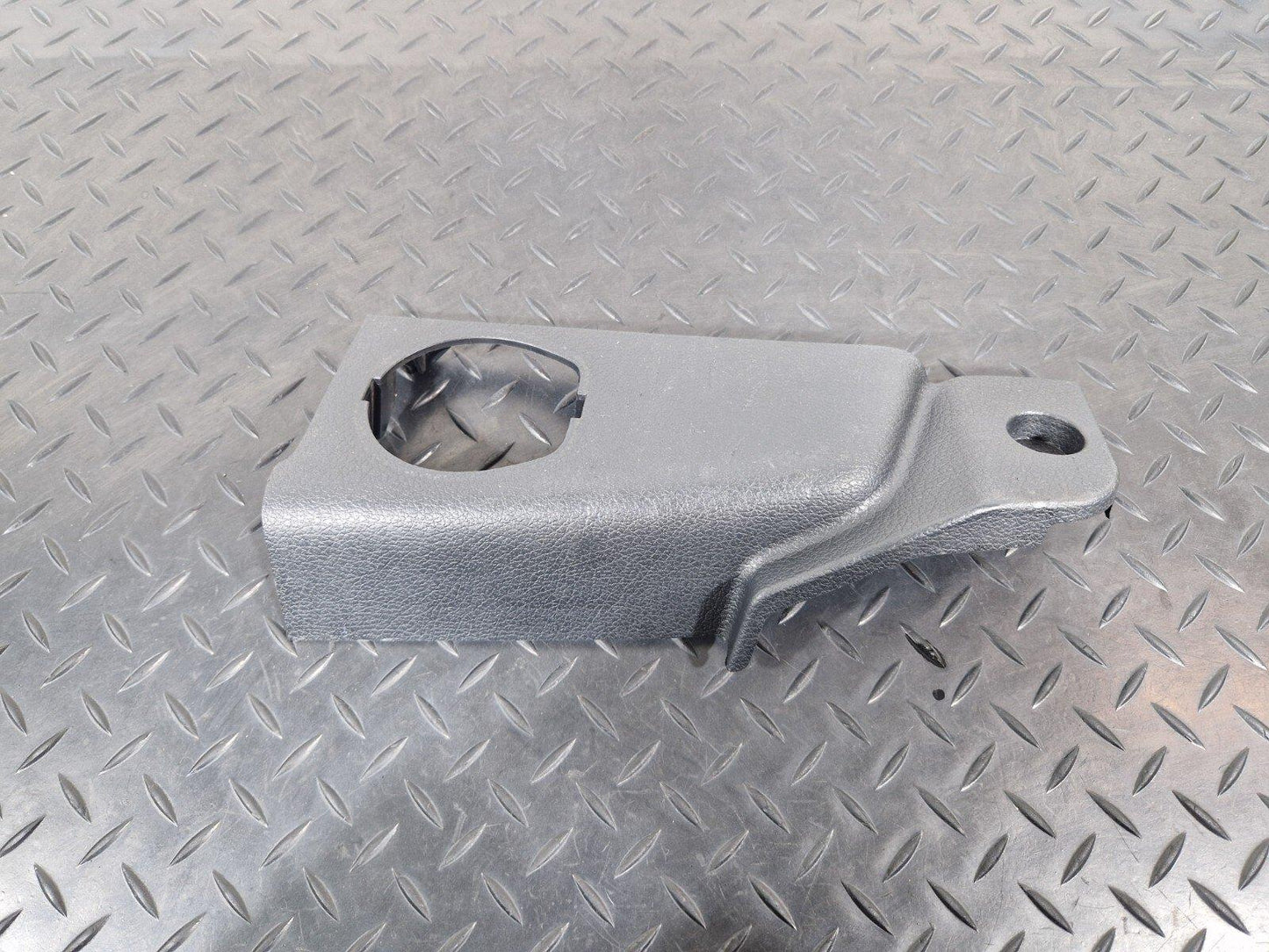 14-23 MERCEDES BENZ VITO W447 LOWER LEFT N/S B-PILLAR TRIM COVER  A4476920803