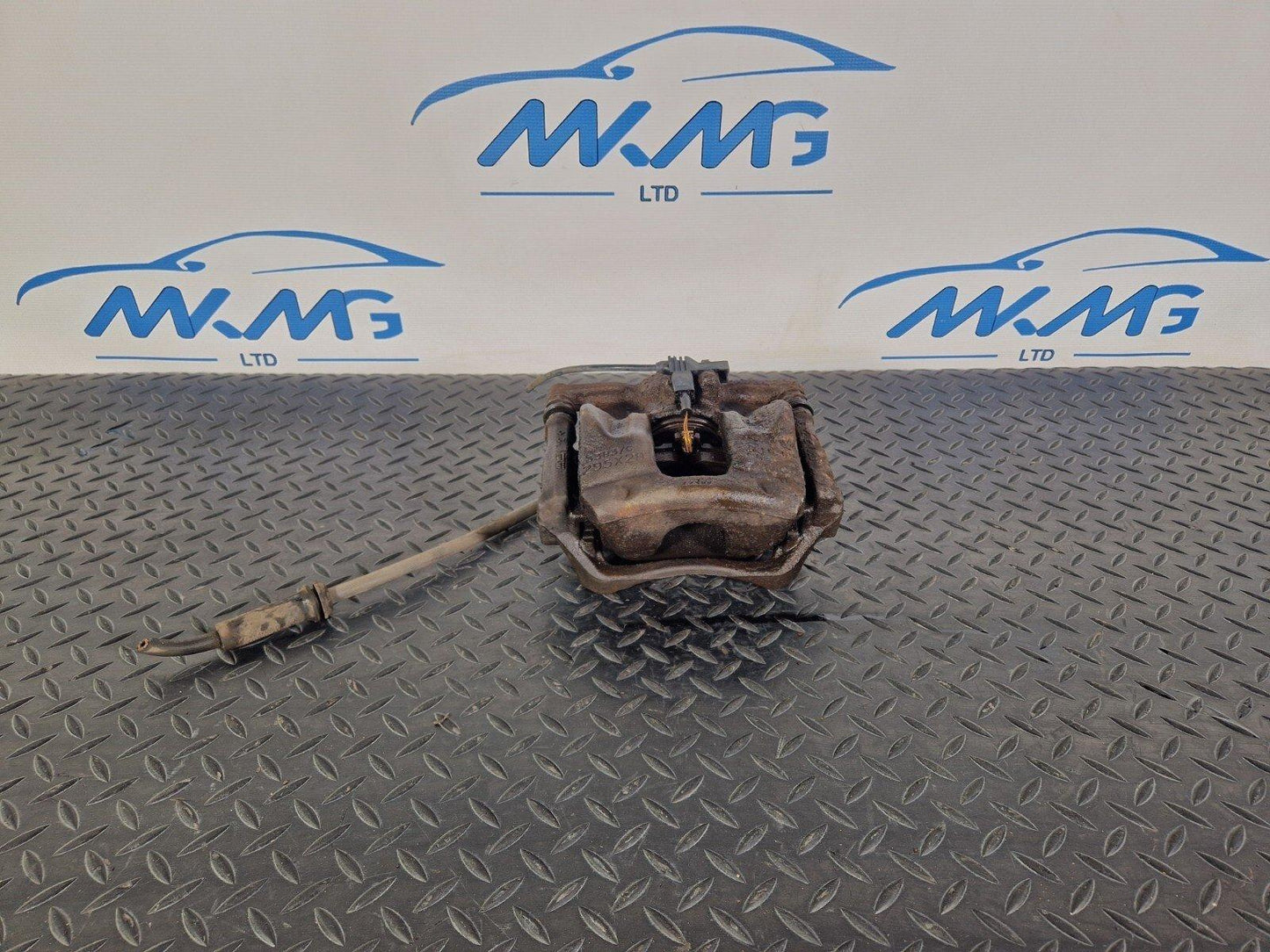 14-20 MERCEDES BENZ GLA 200 X156 GENUINE FRONT RIGHT BRAKE CALIPER A00042167881