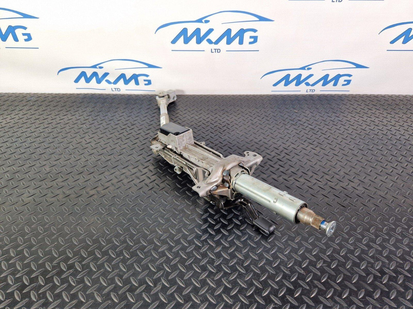 18-ON MERCEDES BENZ A CLASS W177 STEERING COLUMN LOWER & JOINT A2474608900