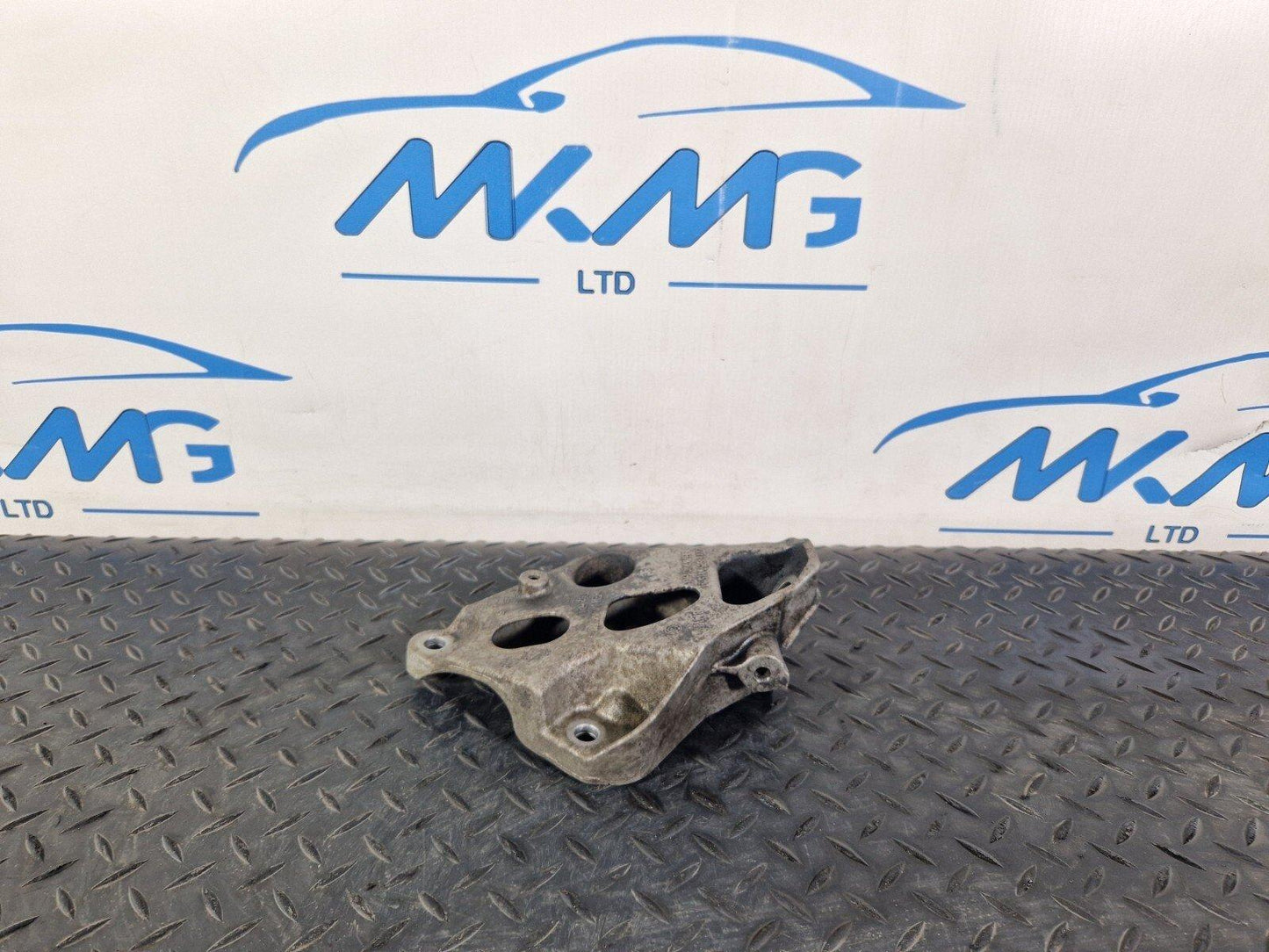 BMW 1 2 3 4 SERIES F20 F22 F30 F32 F36 ENGINE SUPPORT MOUNT BRACKET LEFT 6859415