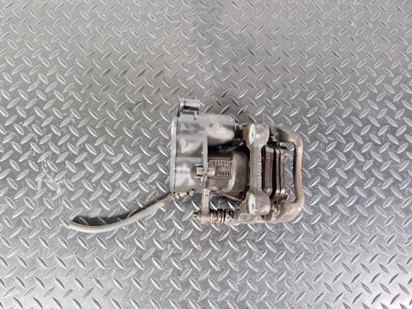 18-ON MERCEDES BENZ A CLASS W177 REAR BRAKE CALIPER RIGHT SIDE L72853