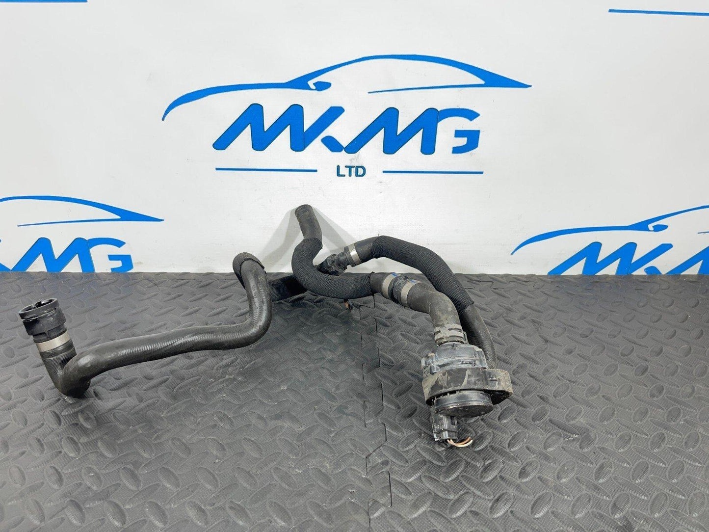 14-21 MERCEDES BENZ C300 W205 GEUINE CIRCULATION PUMP HEATING & COOLANT HOSES