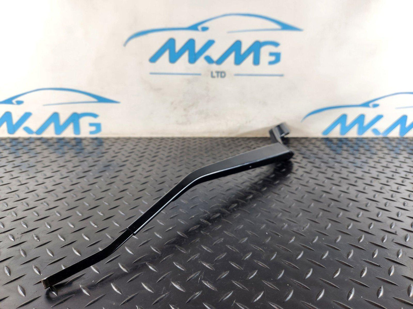 13-23 RANGE ROVER SPORT L494 FRONT RIGHT O/S DRIVER SIDE WIPER ARM