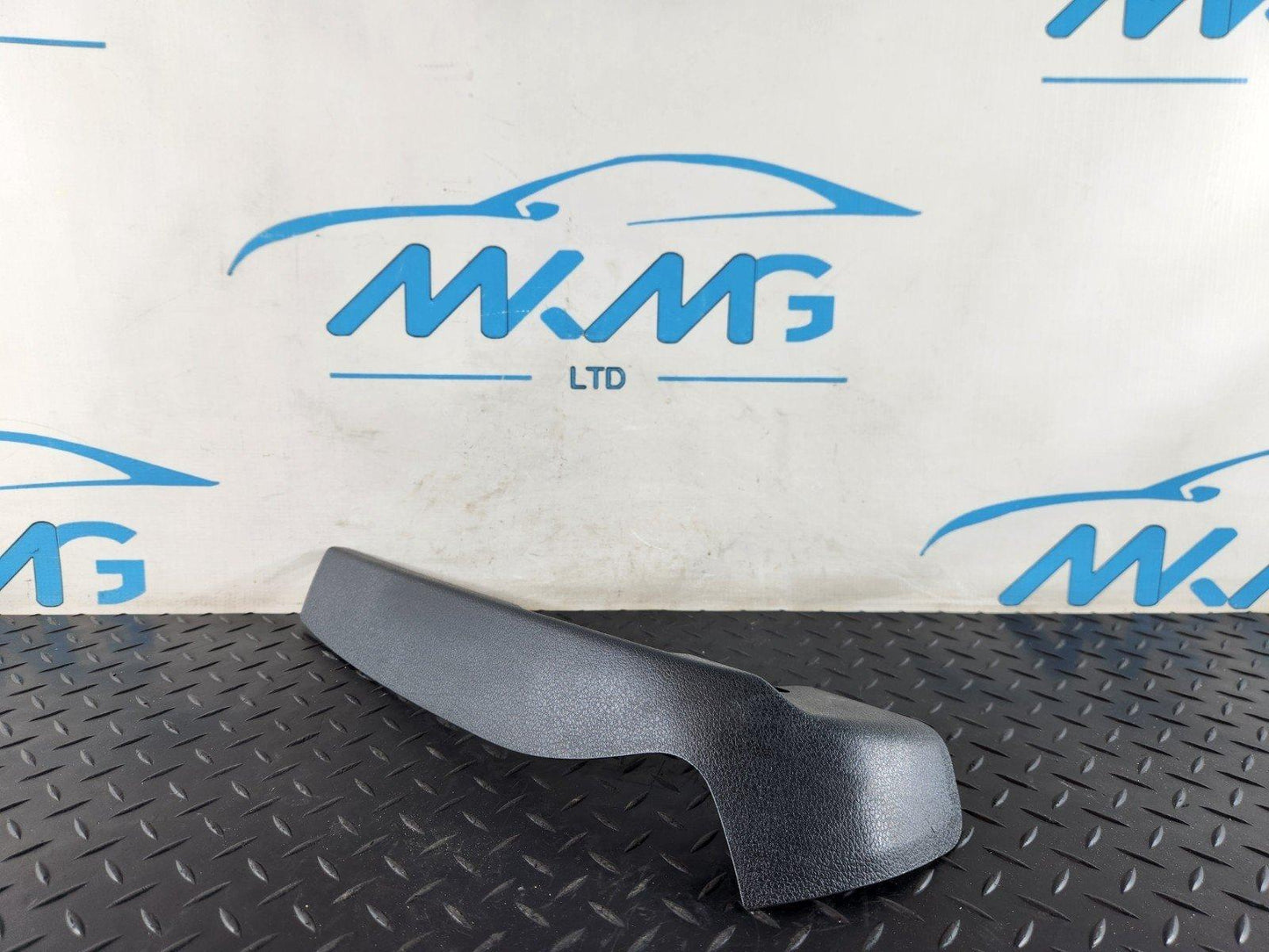 19-ON MERCEDES BENZ B CLASS W247 SEAT GUIDE RAIL COVER RIGHT A2479290200