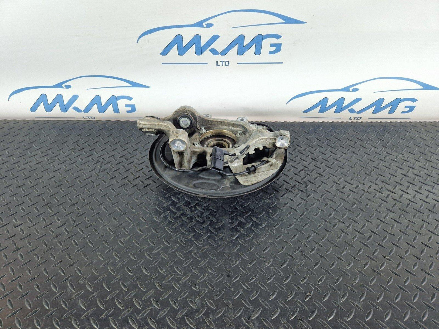 14-21 MERCEDES BENZ C300h W205 N/S PASSENGER SIDE REAR WHEEL HUB A2055467380