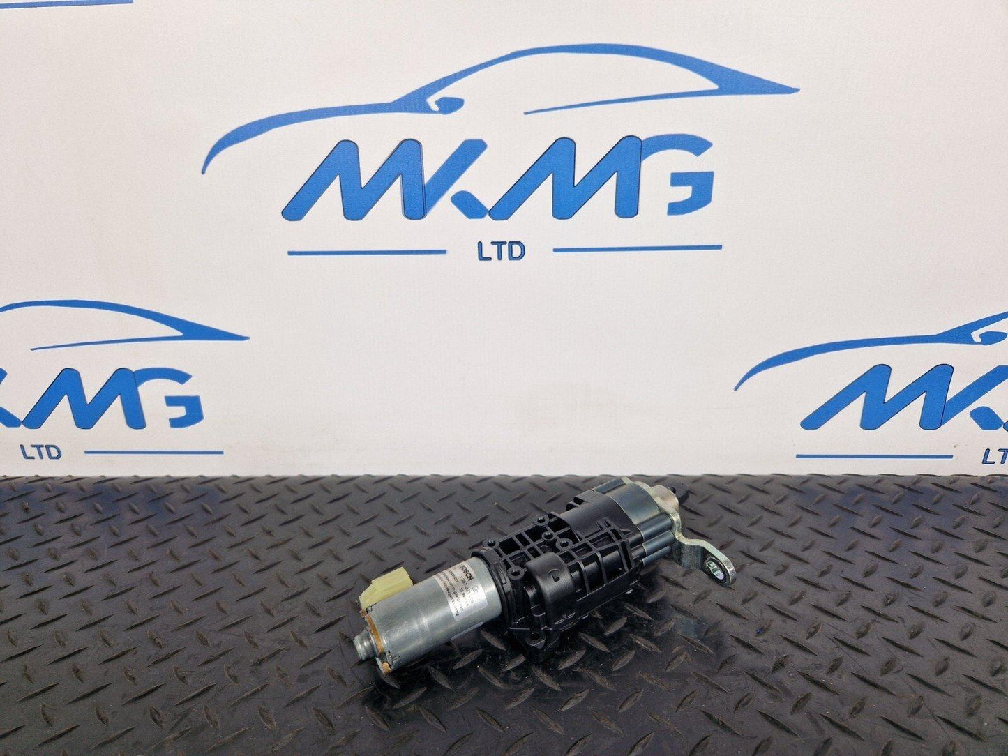 16-19 AUDI A4 B9 GENUINE REAR LEFT TAILGATE LIFT MOTOR 8W9827851A