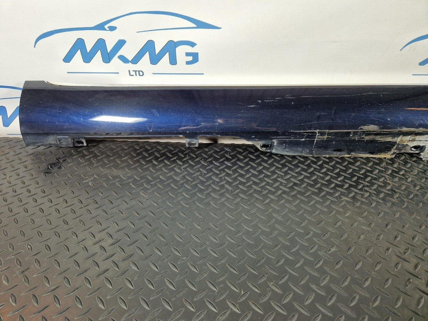 10-17 AUDI A8 4H RIGHT O/S LOWER SILL SKIRT COVER TRIM IN BLUE 4H0853860D