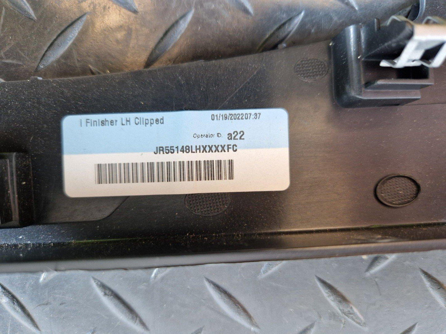 19-ON RANGE ROVER EVOQUE L551 GENUINE DASHBOARD TRIM K8D2-043C27-A