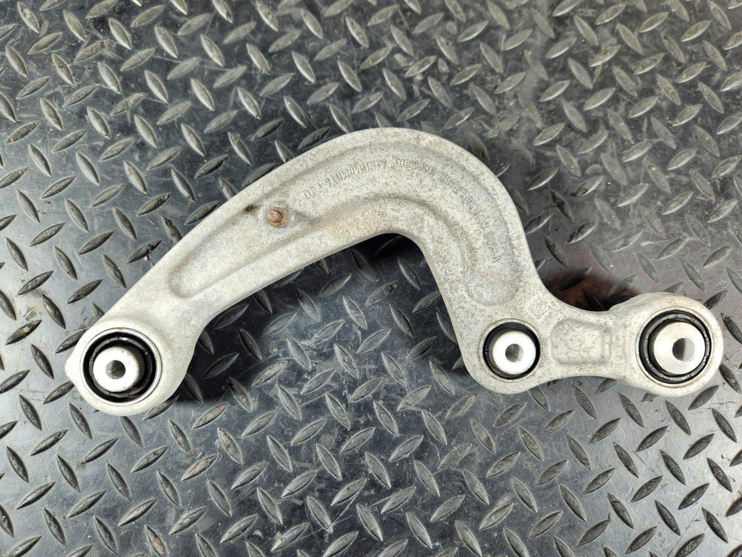 GENUINE AUDI A4 B9 A5 S5 F5 GENUINE REAR LEFT OR RIGHT CONTROL ARM 8W0505361E