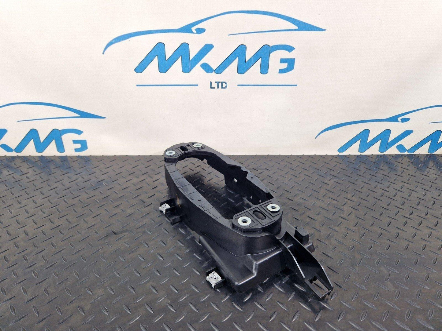 16-24 AUDI A5 F5 GENUINE GEARSTICK MOUNTING PLATE BRACKET 8W0863531