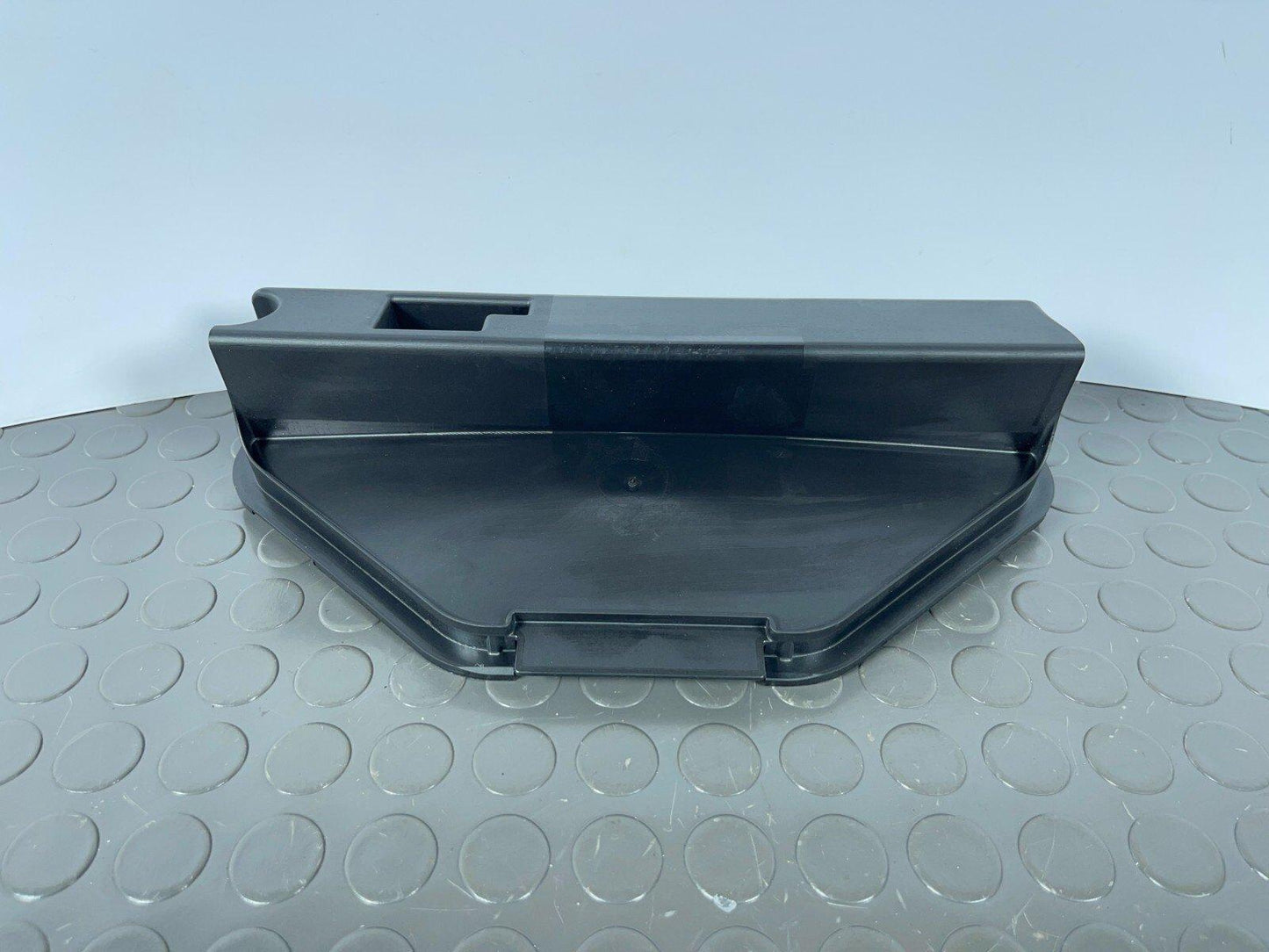 16-19 AUDI A4 B9 SALOON GENUINE WARNING TRIANGLE MOUNT 8W5827569