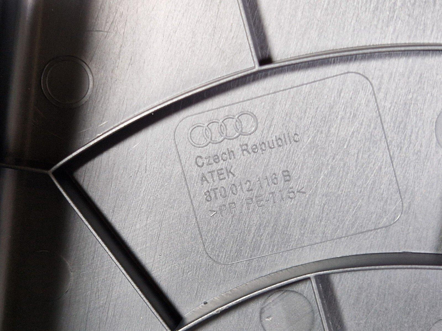 12-17 AUDI S5 CONVERTIBLE SPARE WHEEL TOOLKIT COVER 8T0012116B