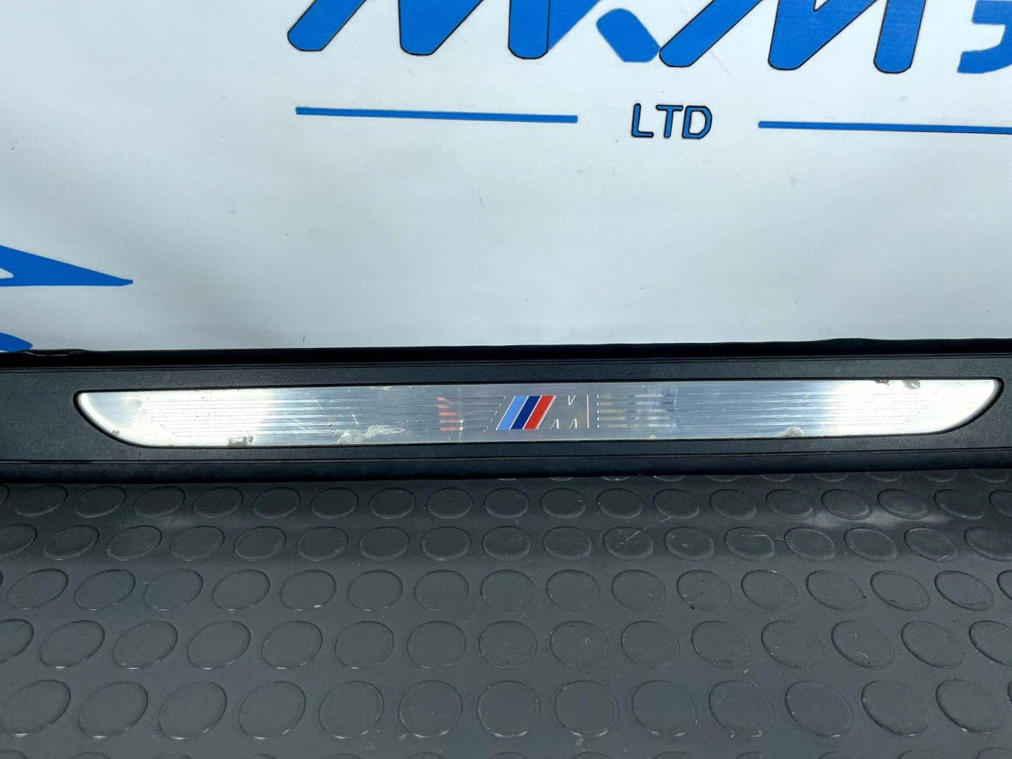 2010 BMW 3-SERIES E92/93 LCI M-SPORT LEFT SIDE DOOR KICK PLATE TRIM 7900807