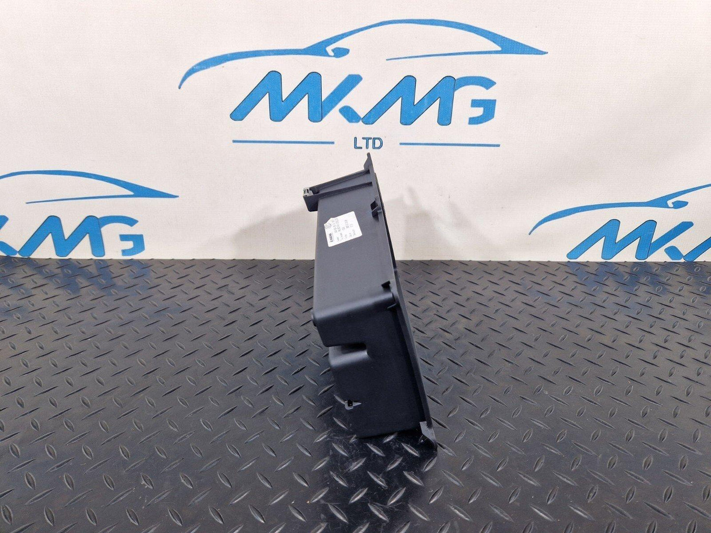 16-19 AUDI A4 AVANT B9 S-LINE OEM WIRELESS CHARGING PAD 8W0864981B