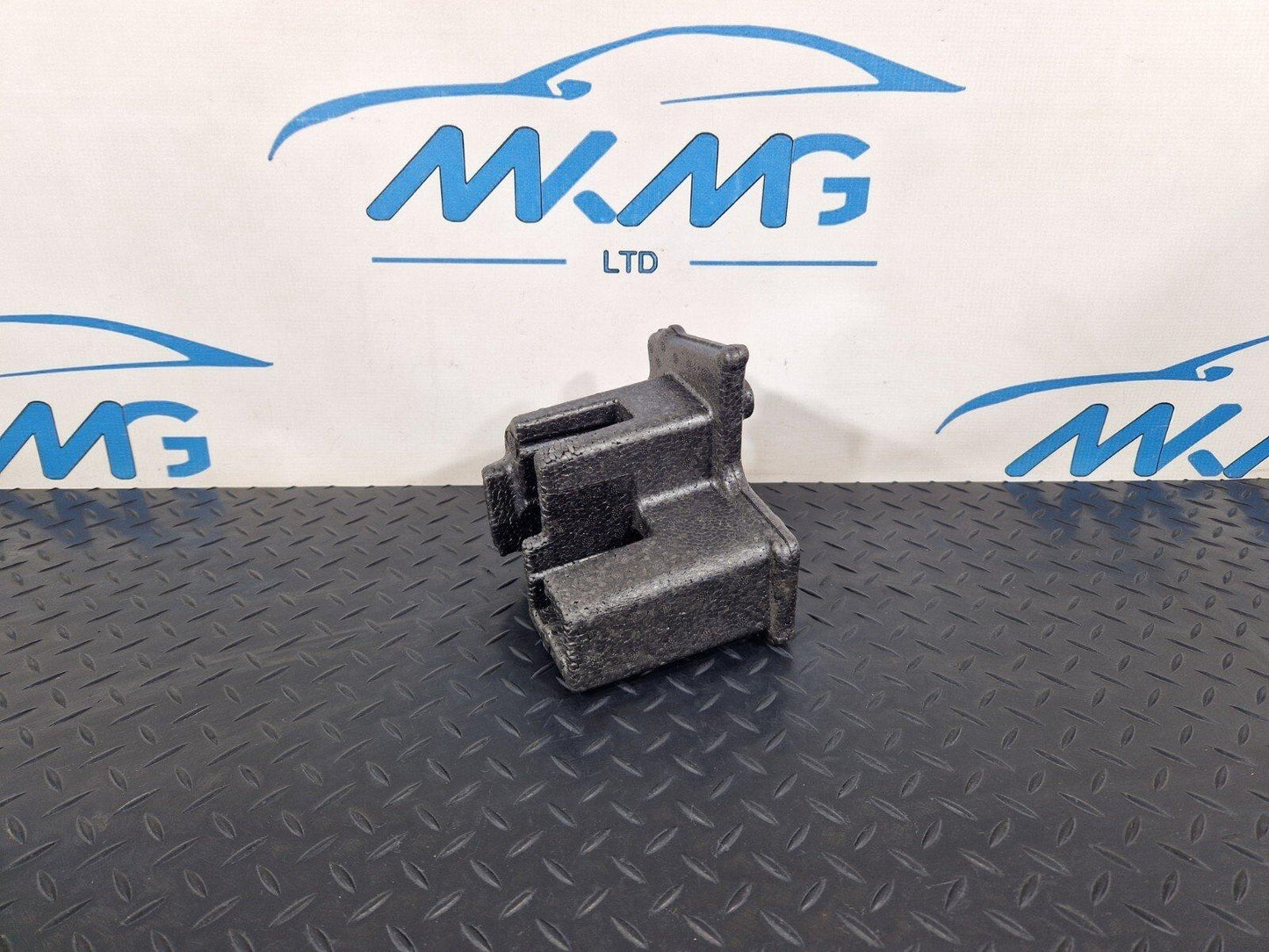 14-21 BMW 2 SERIES GRAN TOURER F45 F46 218i OEM FOAM SUPPORT BRACKET 7426595