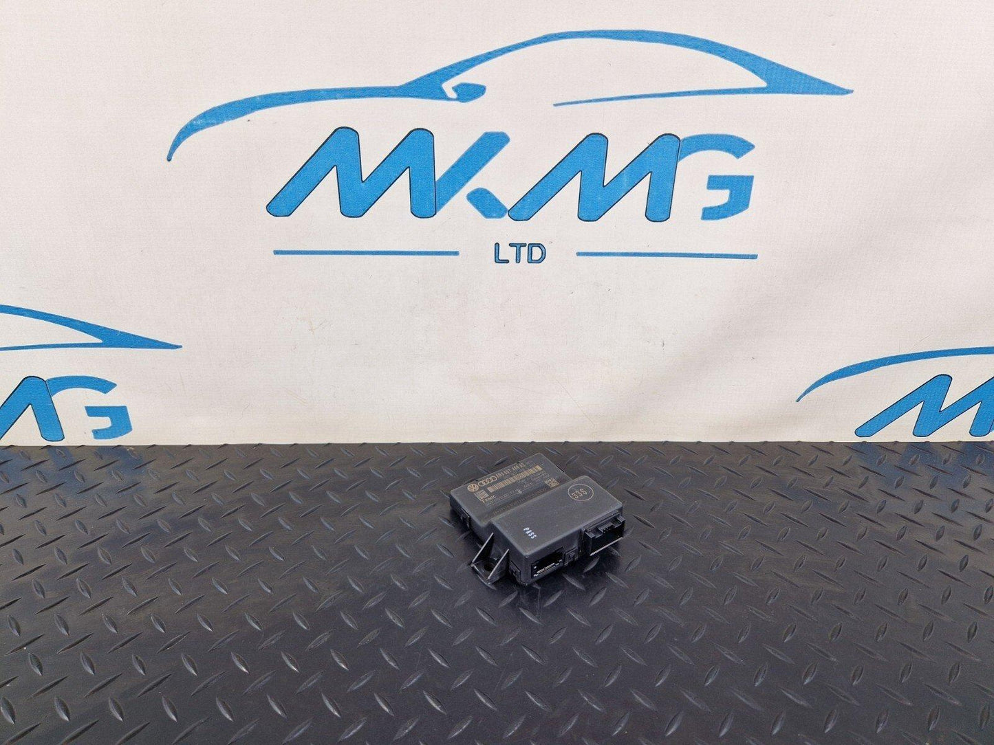 12-17 AUDI Q5 8R GENUINE OEM GATEWAY CONTROL MODULE 8R0907468AE