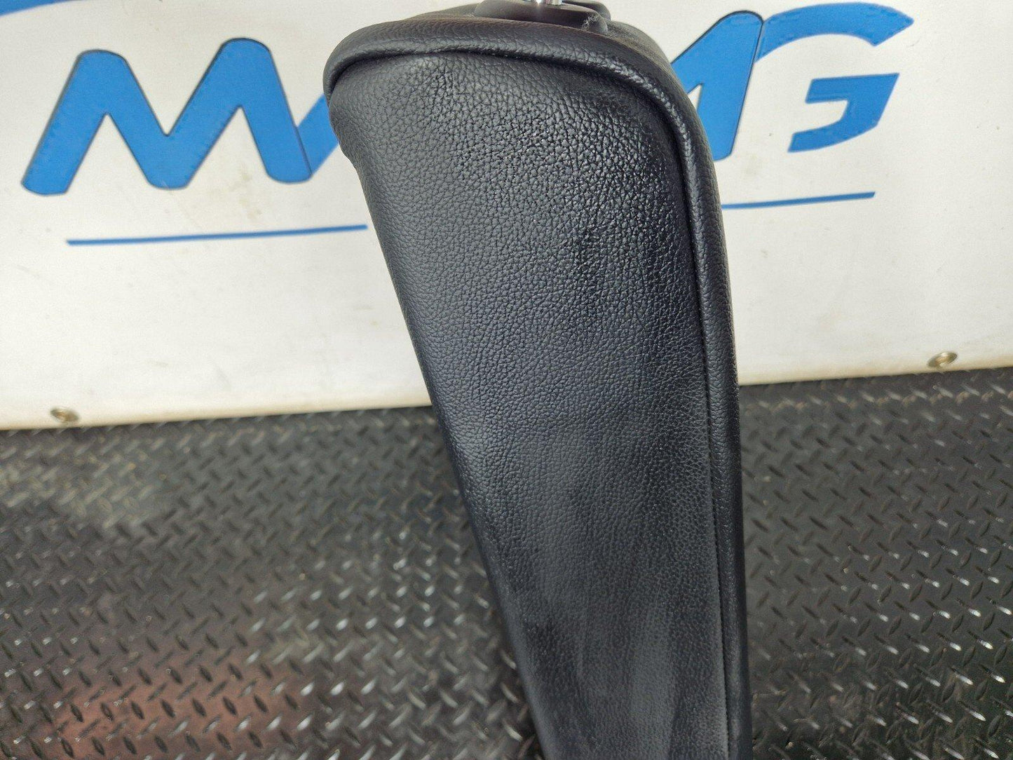 18-ON MERCEDES BENZ A CLASS W177 AMG REAR SEAT LEATHER ARMREST WITH HEADREST