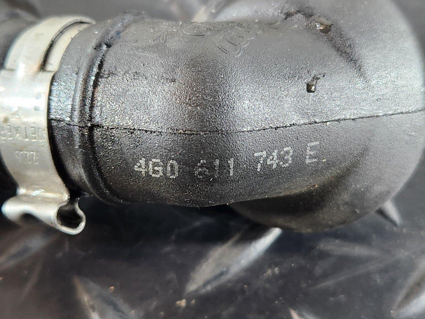 12-18 AUDI A6 C7 GENUINE VACUUM PIPE HOSE LINE 4G0611743E