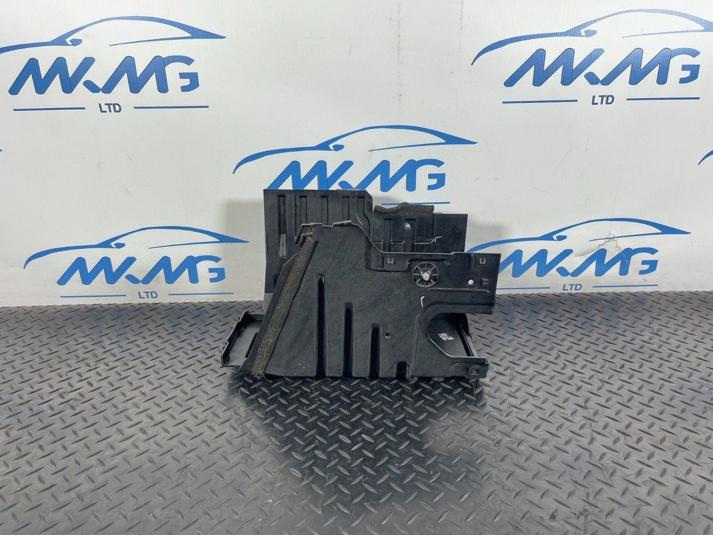 2019-ON  LAND ROVER DISCOVERY L550 LCI BATTERY TRAY K8D210723A