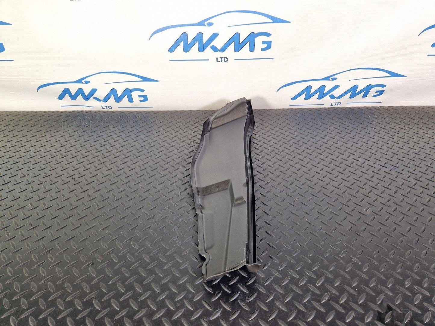 16-22 BMW X1 F48 OEM LEFT SIDE N/S BONNET ENGINE SEAL PANEL 7329399