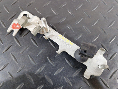 11-19 MERCEDES BENZ ML W166 EXHAUST SYSTEM PRESSURE SENSOR BRACKET A2464900840