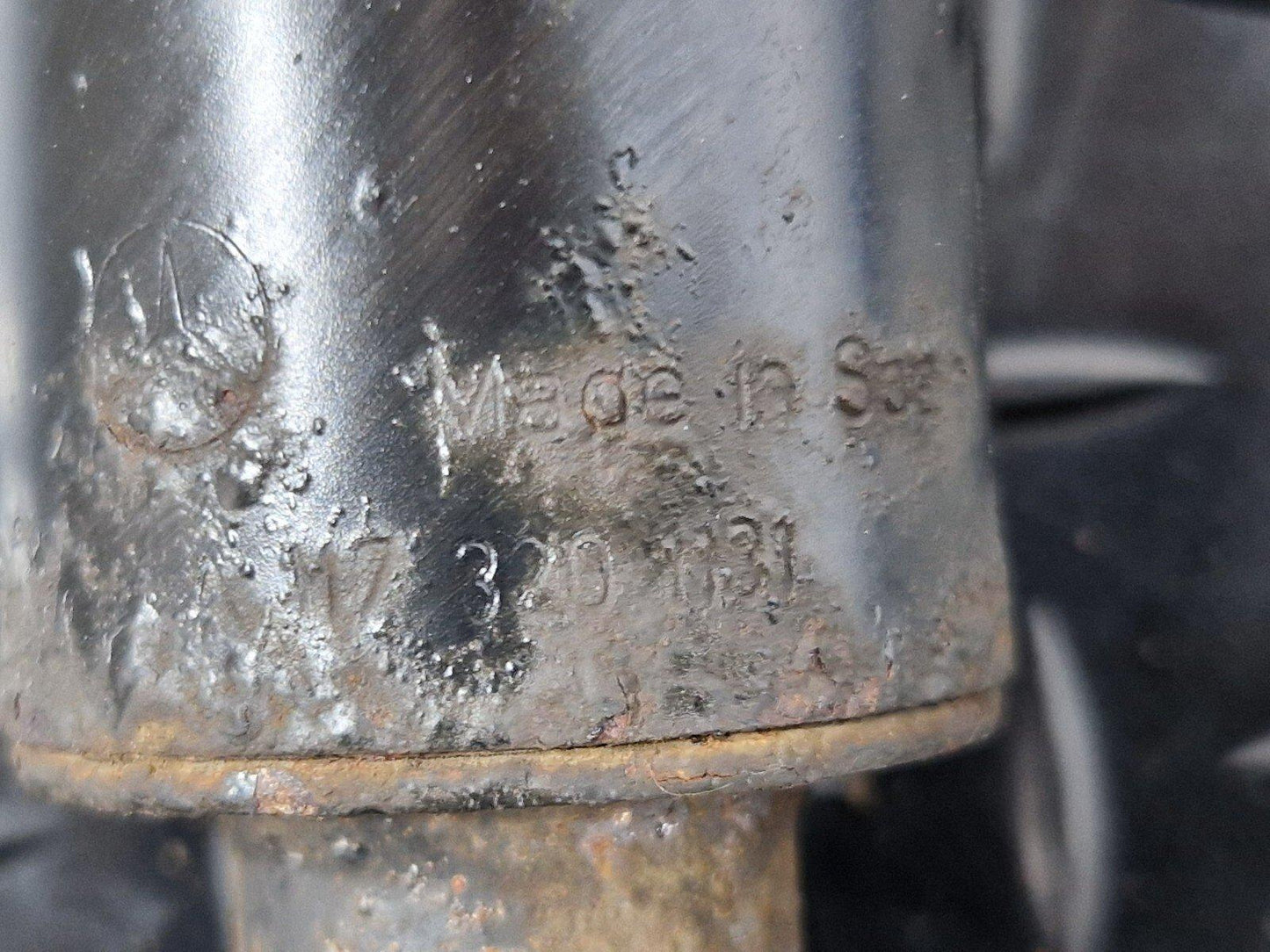 12-18 MERCEDES BENZ W176 LCI AMG LINE COUPE REAR SHOCK ABSORBER A2043260598