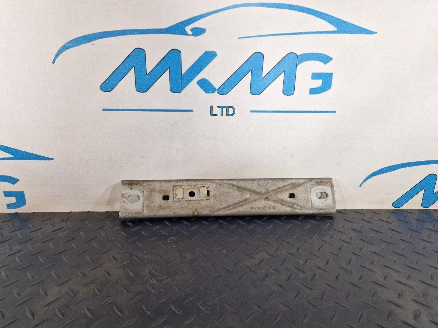 18-ON MERCEDES BENZ A CLASS W177 OEM EXHAUST HOLDER BRACKET A2474921400