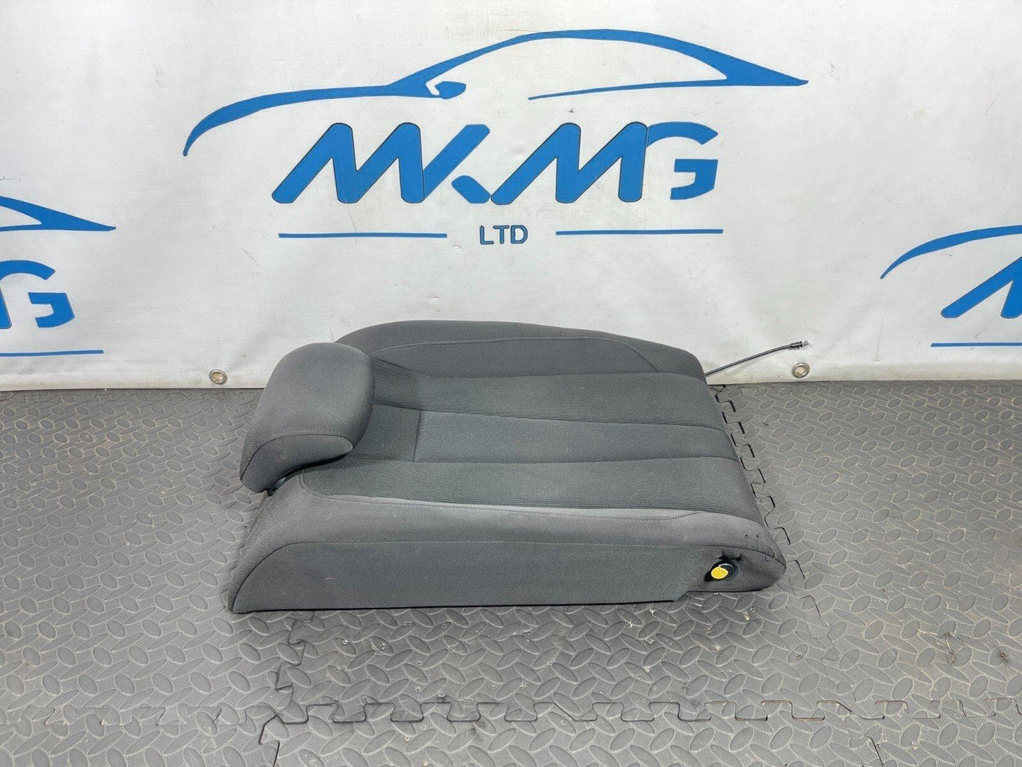 16-19 AUDI A4 B9 SALOON GENUINE REAR LEFT BACKREST SEAT WITH HEADREST CLOTH