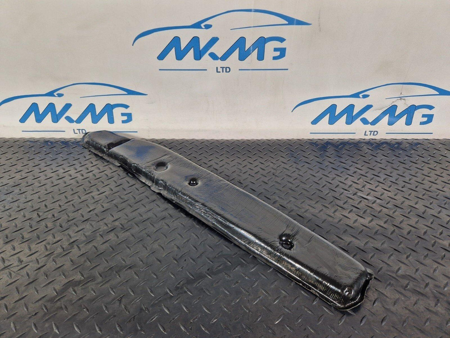 19-ON MERCEDES BENZ B CLASS W247 FRONT RIGHT SIDE WING ABSORBER A2478850202