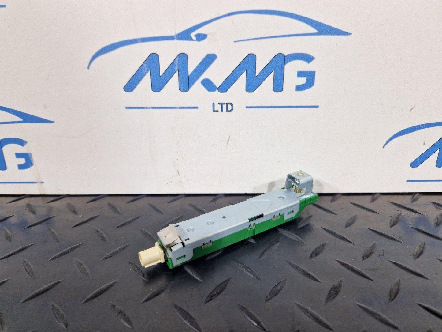 16-23 AUDI S5 COUPE GENUINE ANTENNA AMPLIFIER BOOSTER 8W6035225