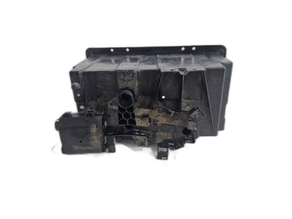 18-ON MERCEDES BENZ SPRINTER GENUINE W907 BATTERY BOX A9076102500