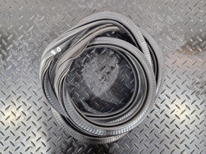 12-18 AUDI A6 C7 REAR LEFT DOOR RUBBER SEAL FITS BOTH LEFT OR RIGHT 4G5833721A