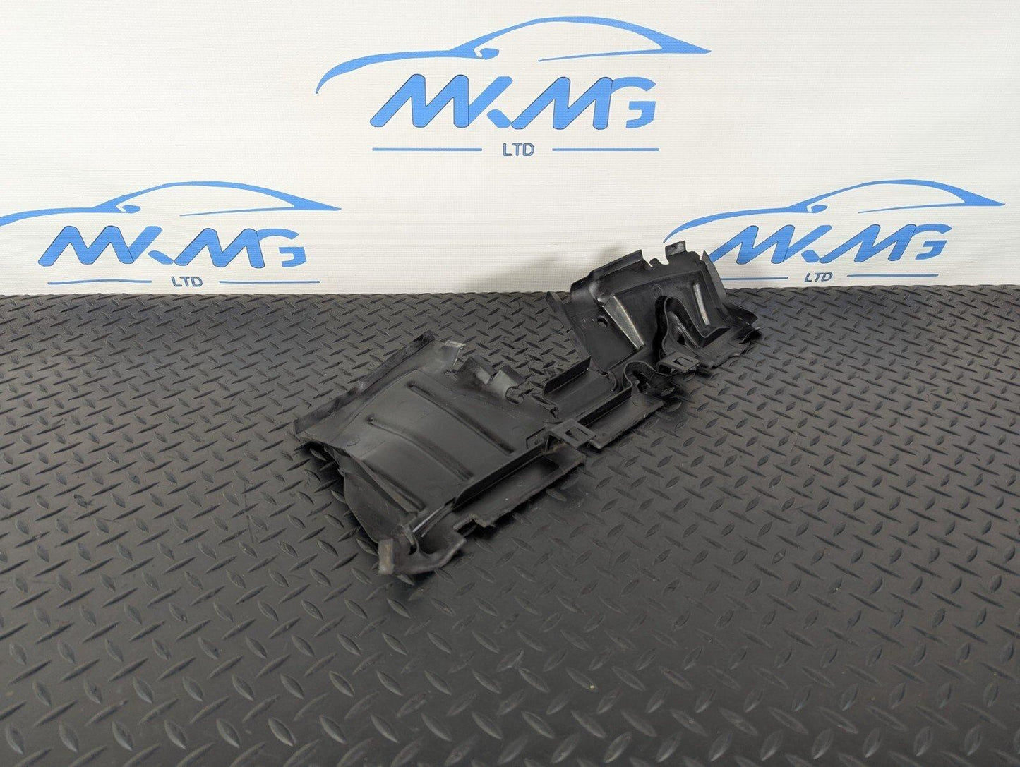 10-17 AUDI A8 4H  RADIATOR AIR GUIDE LEFT SIDE 4H0121283B