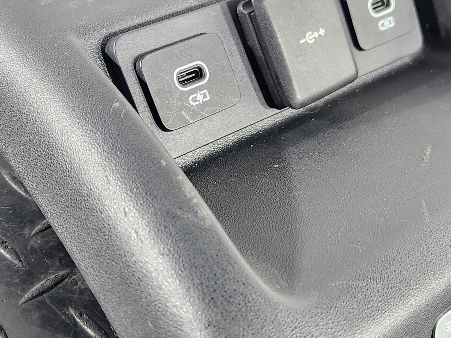 Land Rover Range Rover Evoque L551 SUV Rear Centre Console Trim K8D2-04569-A