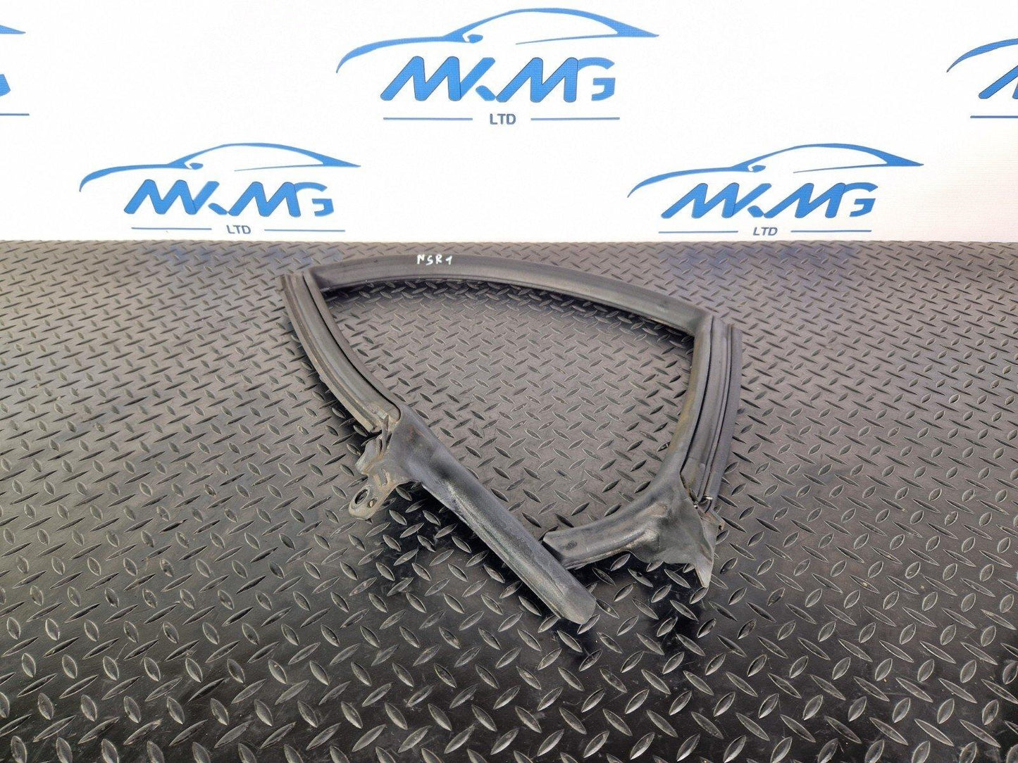 15-18 AUDI A7 4G GENUINE OEM REAR LEFT N/S UPPER DOOR RUBBER SEAL 4G8845695H