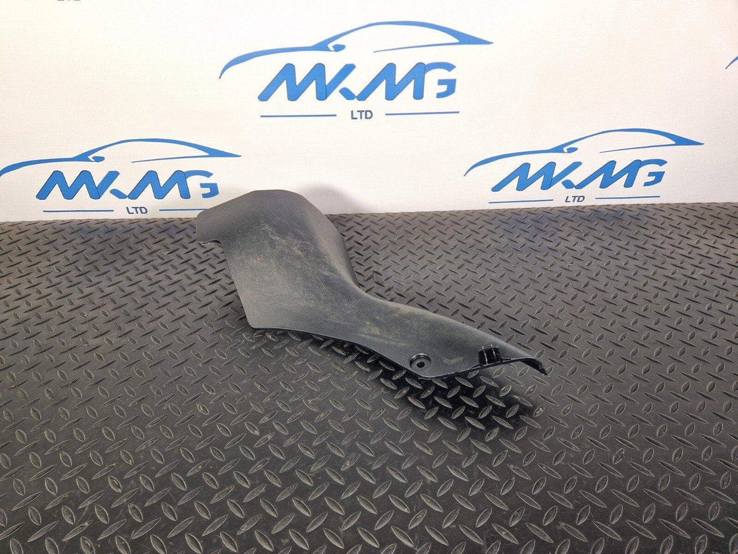 18-ON MERCEDES SPRINTER W907 W910 RIGHT O/S DRIVER DOOR SILL TRIM A9106880100