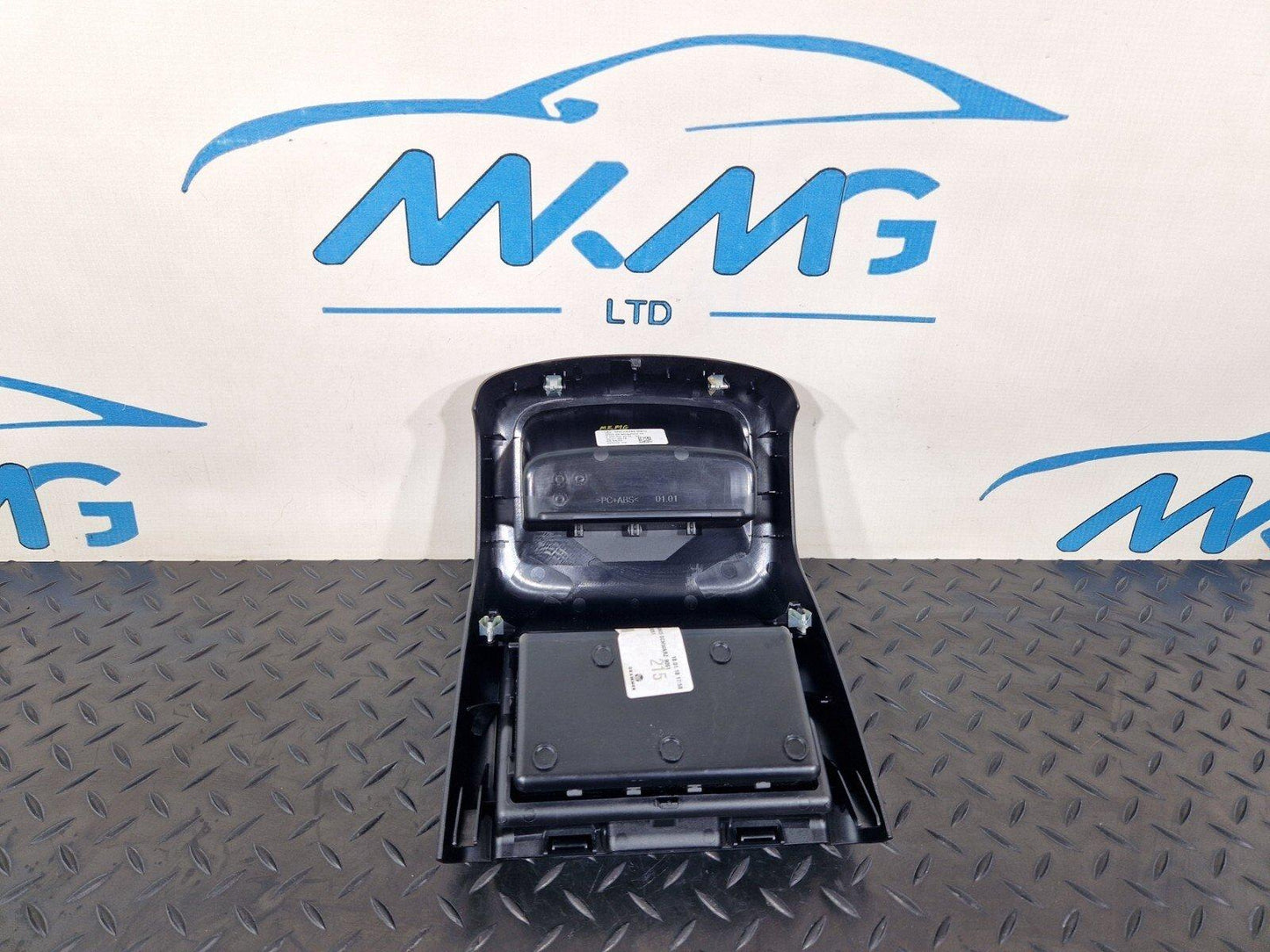 14-21 MERCEDES BENZ W205 OEM CENTRE CONSOLE REAR COMPARTMENT STORAGE A2058306202
