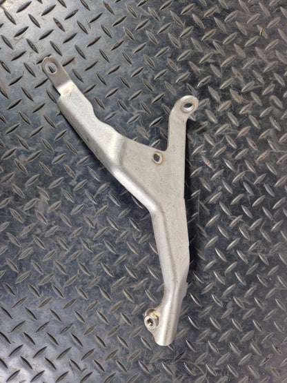 18-ON MERCEDES BENZ A CLASS W177 AMG LINE TURBINE MOUNT A6540960445