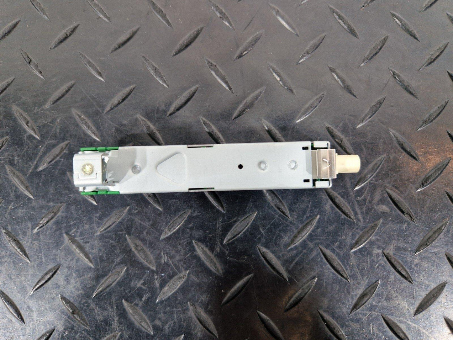16-23 AUDI S5 COUPE GENUINE ANTENNA AMPLIFIER BOOSTER 8W6035225