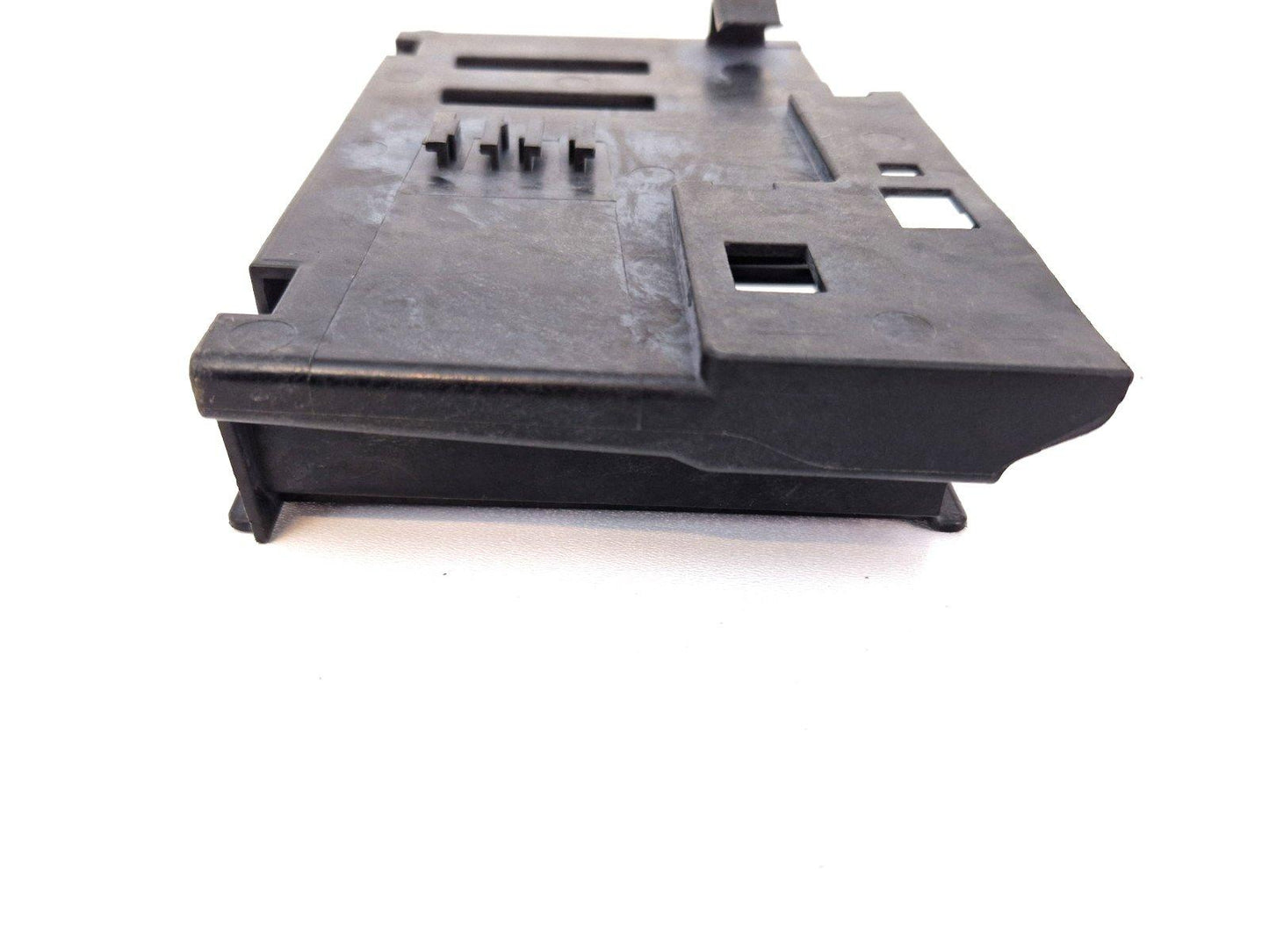 12-18 MERCEDES A-CLASS W176 GENUINE GEARBOX CONTROL UNIT BRACKET A2465452940
