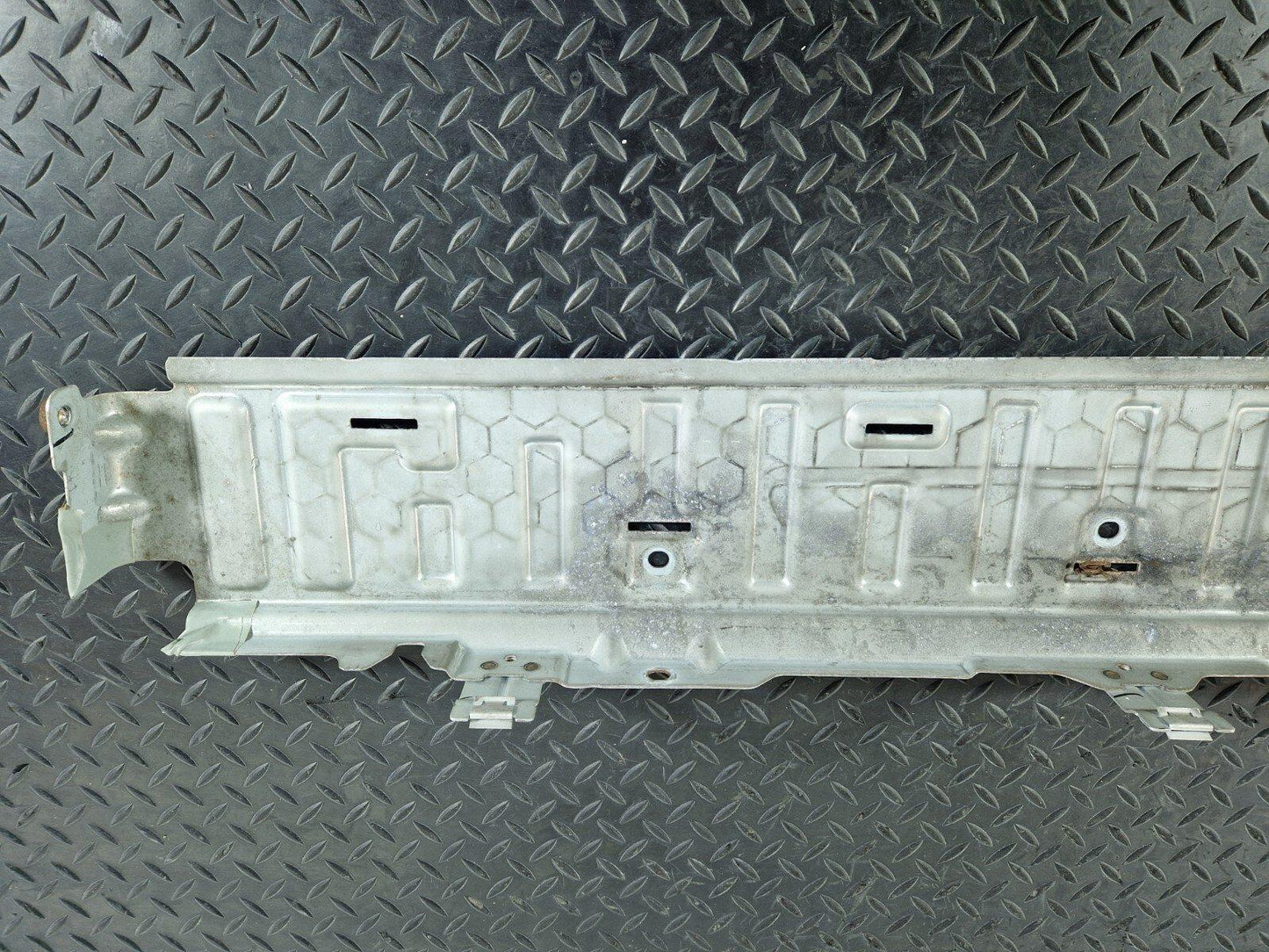 14-23 MERCEDES BENZ VITO W447 SLIDING DOOR STEP MOUNT RIGHT SIDE A4477303500
