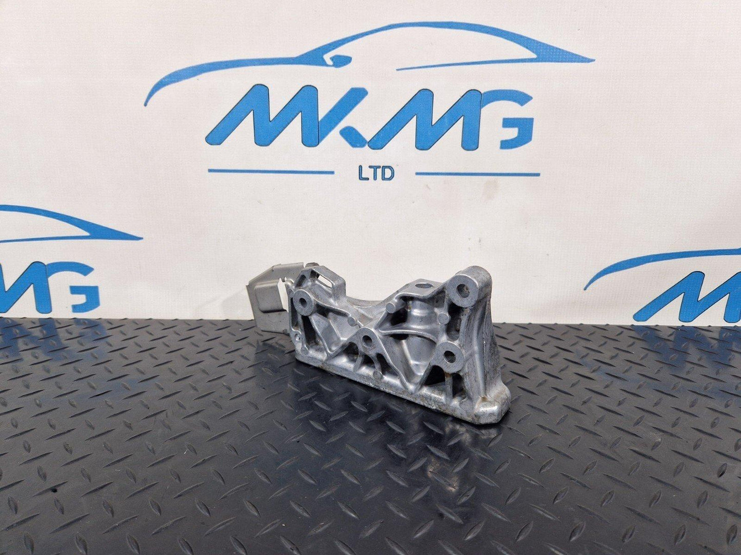 19-ON MERCEDES BENZ B CLASS W247  ENGINE CARRIER BRACKET A6542230004
