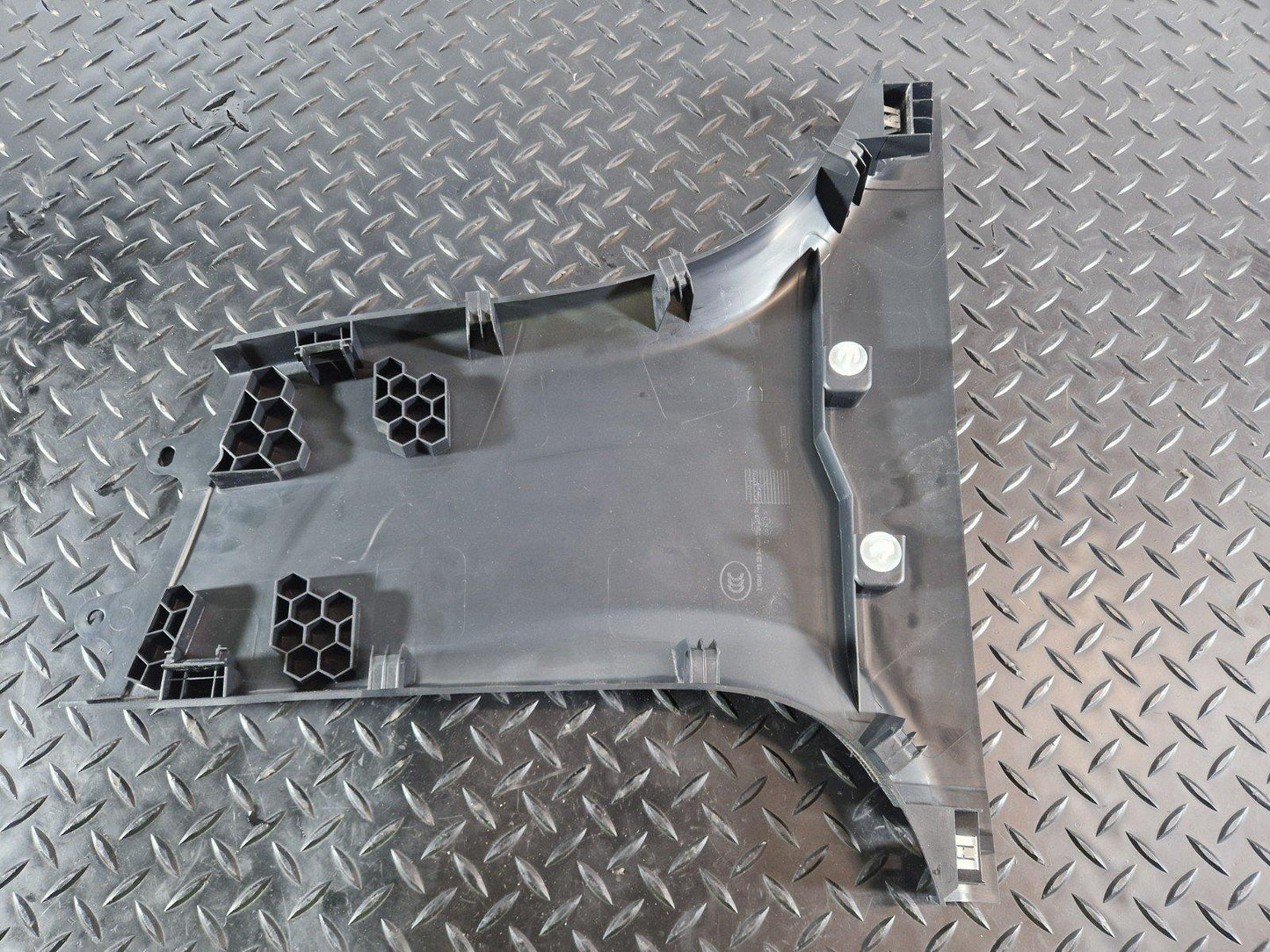 16-22 MERCEDES BENZ X253 RIGHT SIDE B PILLAR LOWER TRIM COVER A2536900625