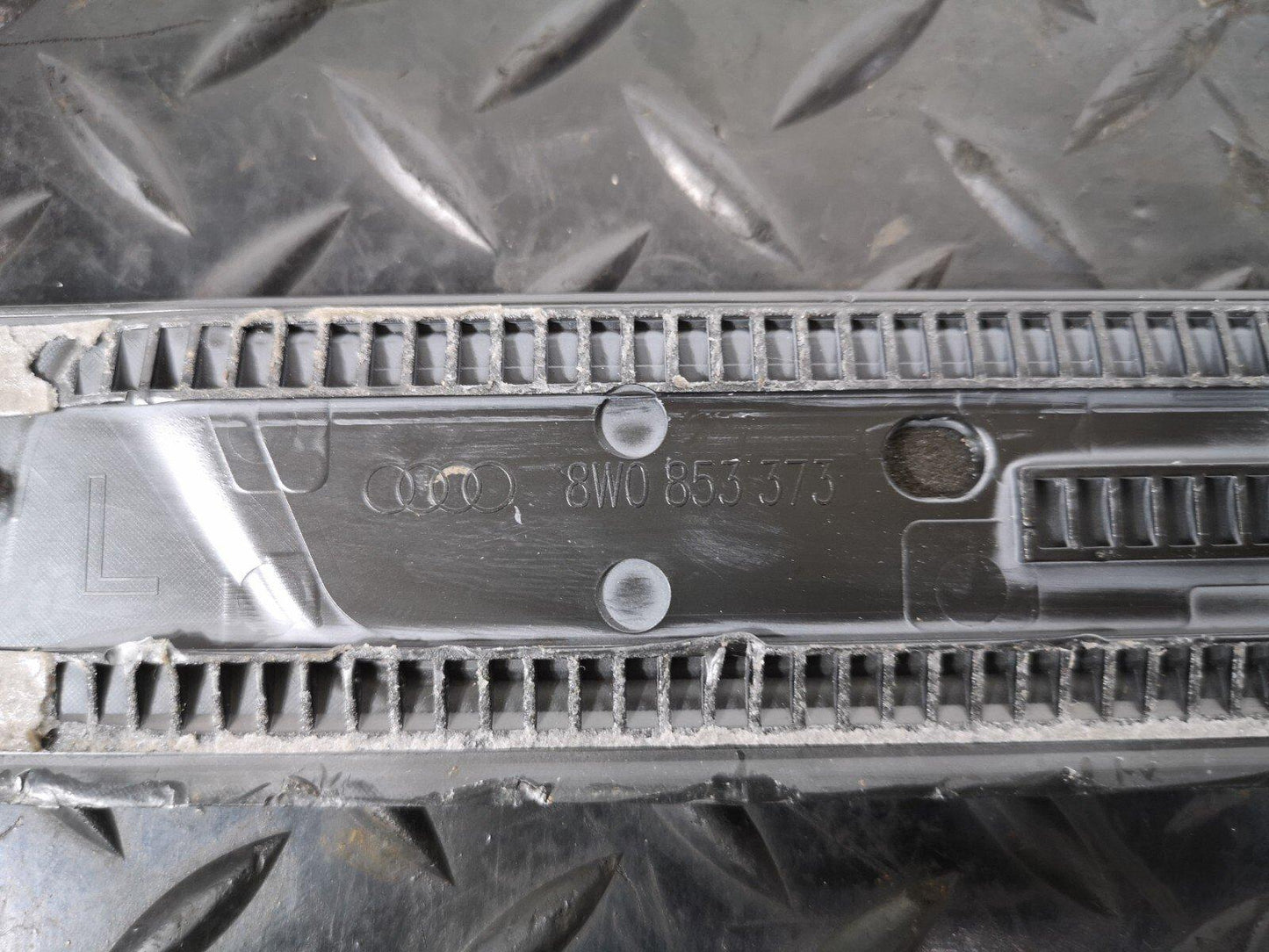 16-19 AUDI A4 B9 S-LINE GENUINE 1.4 TFSI FRONT PASSENGER DOOR KICK PLATE SILL