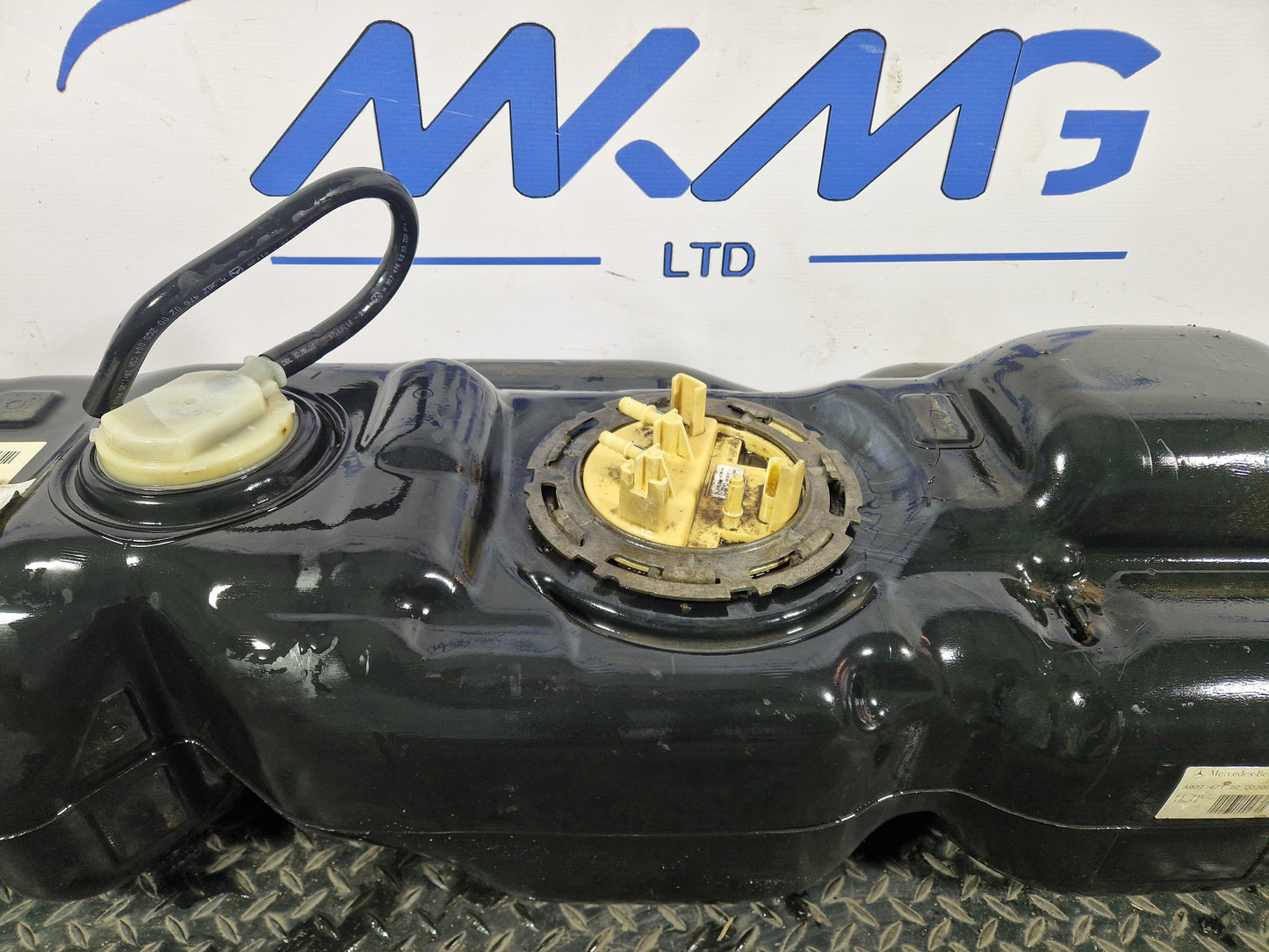 Mercedes-Benz Sprinter W907 2.1 CDI Fuel Tank with Pump A9074712200
