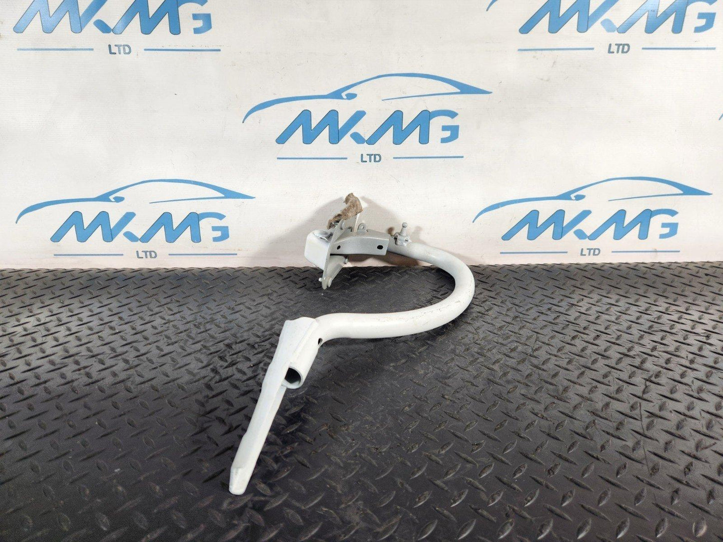 11-18 BMW 6 SERIES F13 COUPE REAR RIGHT O/S BOOTLID HINGE IN WHITE 300 7228498