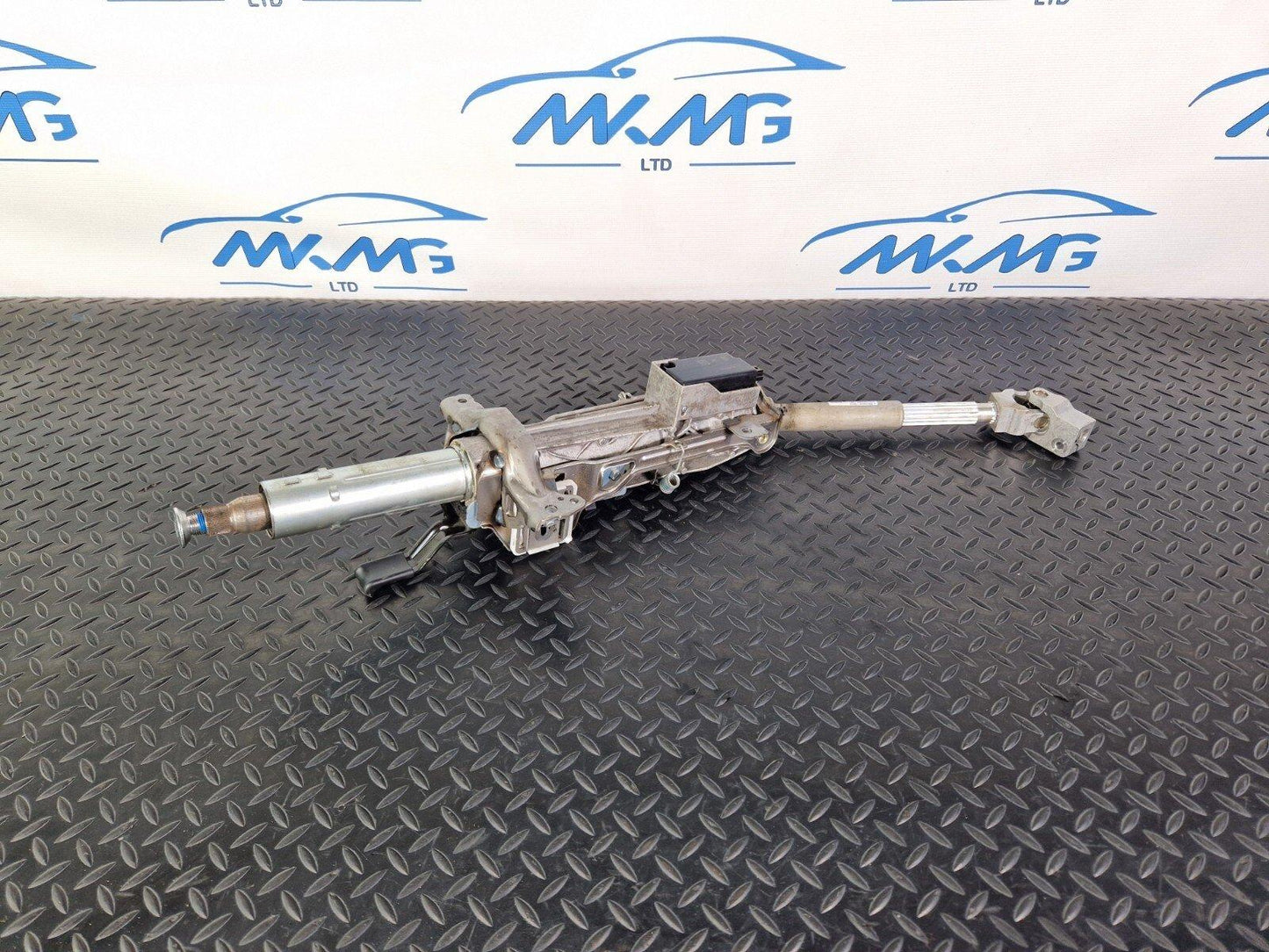 18-ON MERCEDES BENZ A CLASS W177 STEERING COLUMN LOWER & JOINT A2474608900