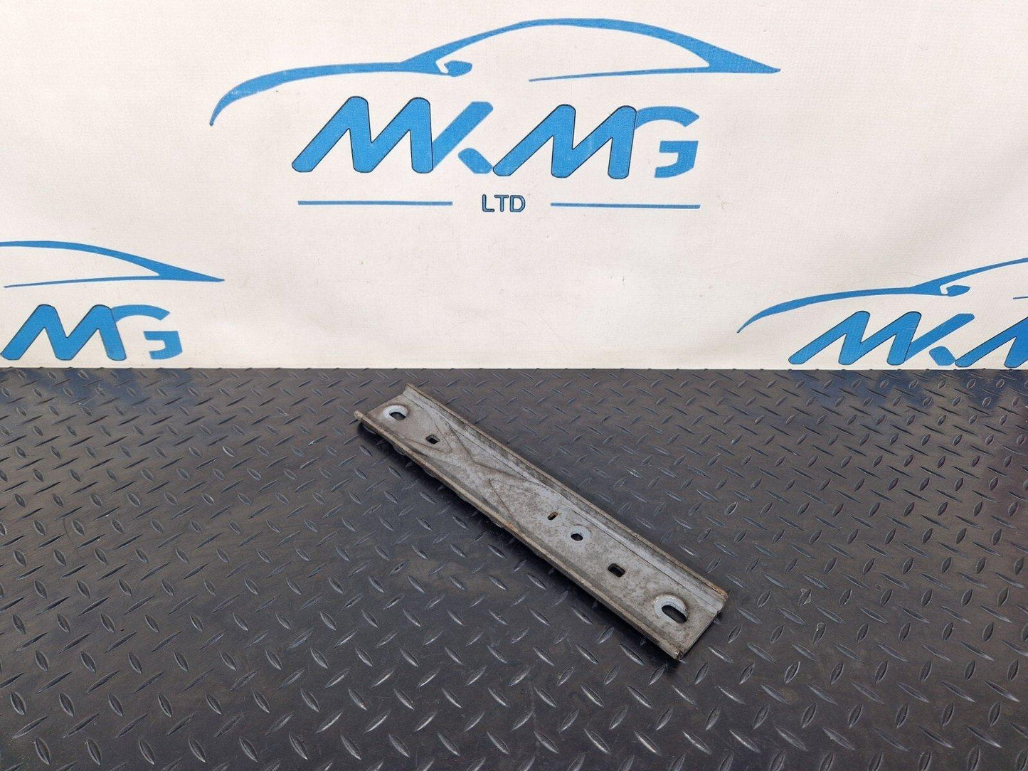 19-ON MERCEDES BENZ A CLASS W177 EXHAUST HOLDER BRACKET A2474921400